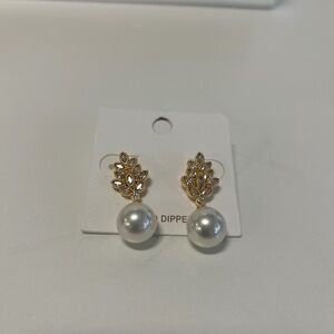 Gold and pearl earrings